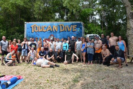 Toucan Dive Students Get Ready For Scuba Certification At Pearl Lake